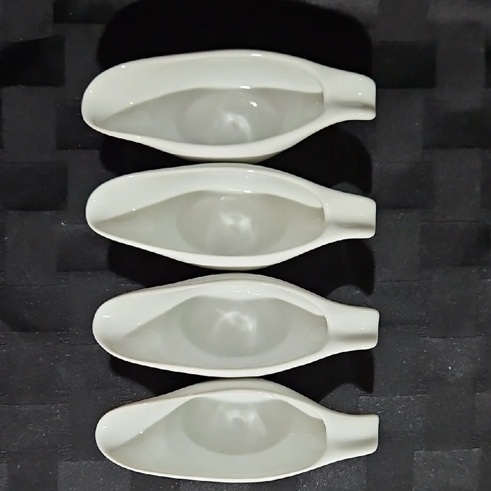 Set of 4 White Ceramic Gravy Sauce Boats, Individual Pourers